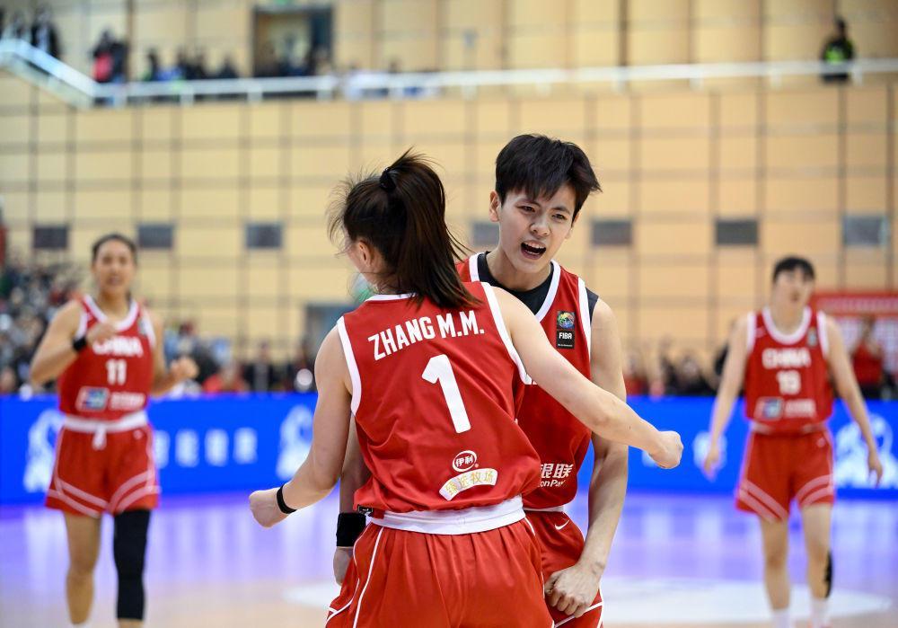 皇冠体育官方网站-体坛午爆|热身赛中国女篮今战巴西,山东男篮明晚客战广州龙狮